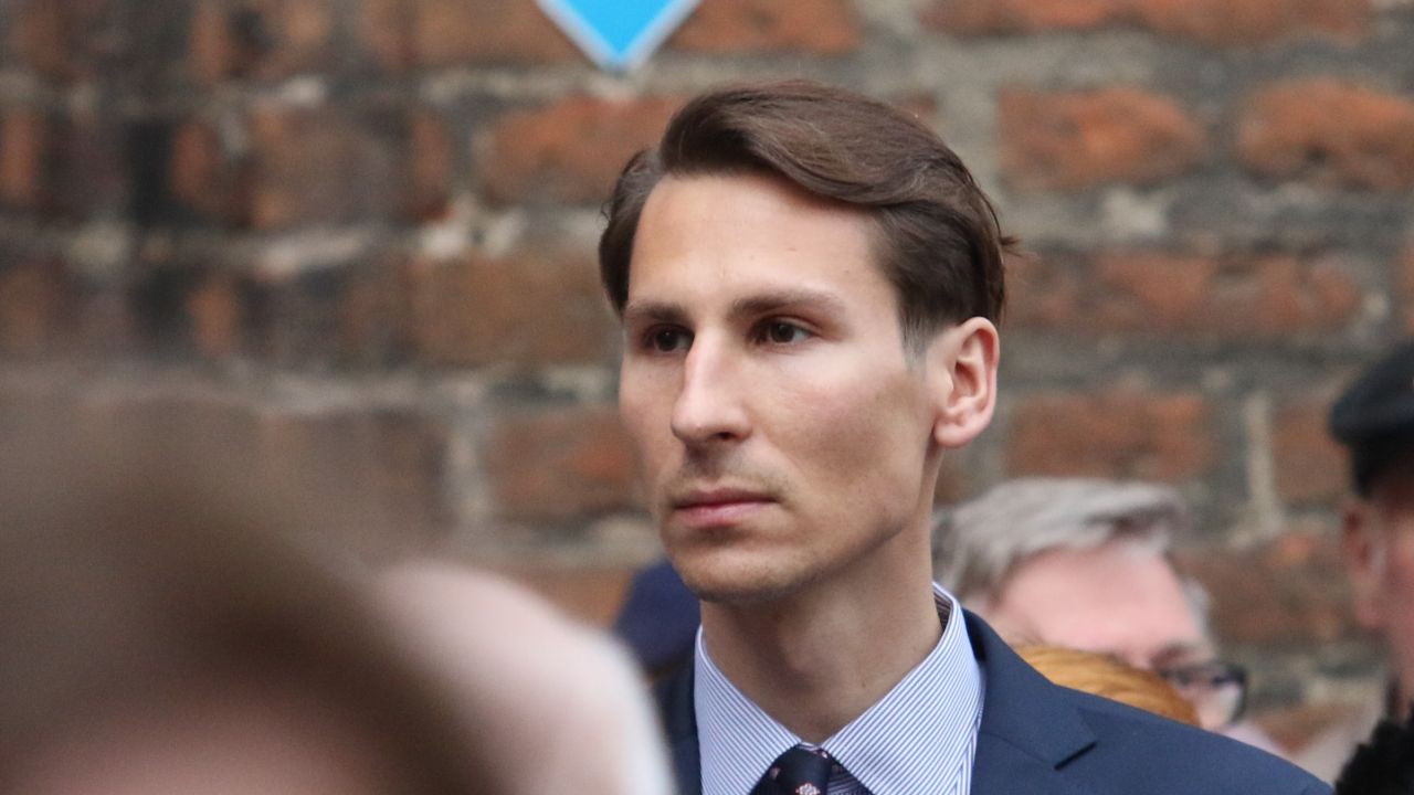 Roman Giertych odpowie z wolnej stopy. Kacper Płażyński komentuje (fot. Michal Fludra/NurPhoto via Getty Images)) Roman Giertych odpowie z wolnej stopy. Kacper Płażyński komentuje (fot. Michal Fludra/NurPhoto via Getty Images))