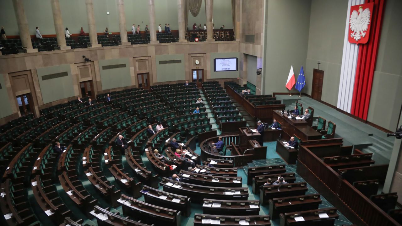 Sala obrad Sejmu (fot. PAP/Wojciech Olkuśnik) Sala obrad Sejmu (fot. PAP/Wojciech Olkuśnik)