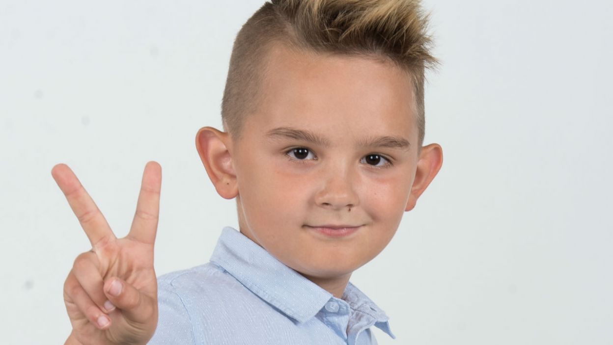 Jakub Cieplak zaśpiewał przebój z filmu „Toy Story” pt. „Ty druha we mnie masz”. Trenerom się podobało, ale… (fot. TVP/Natasza Mludzik)